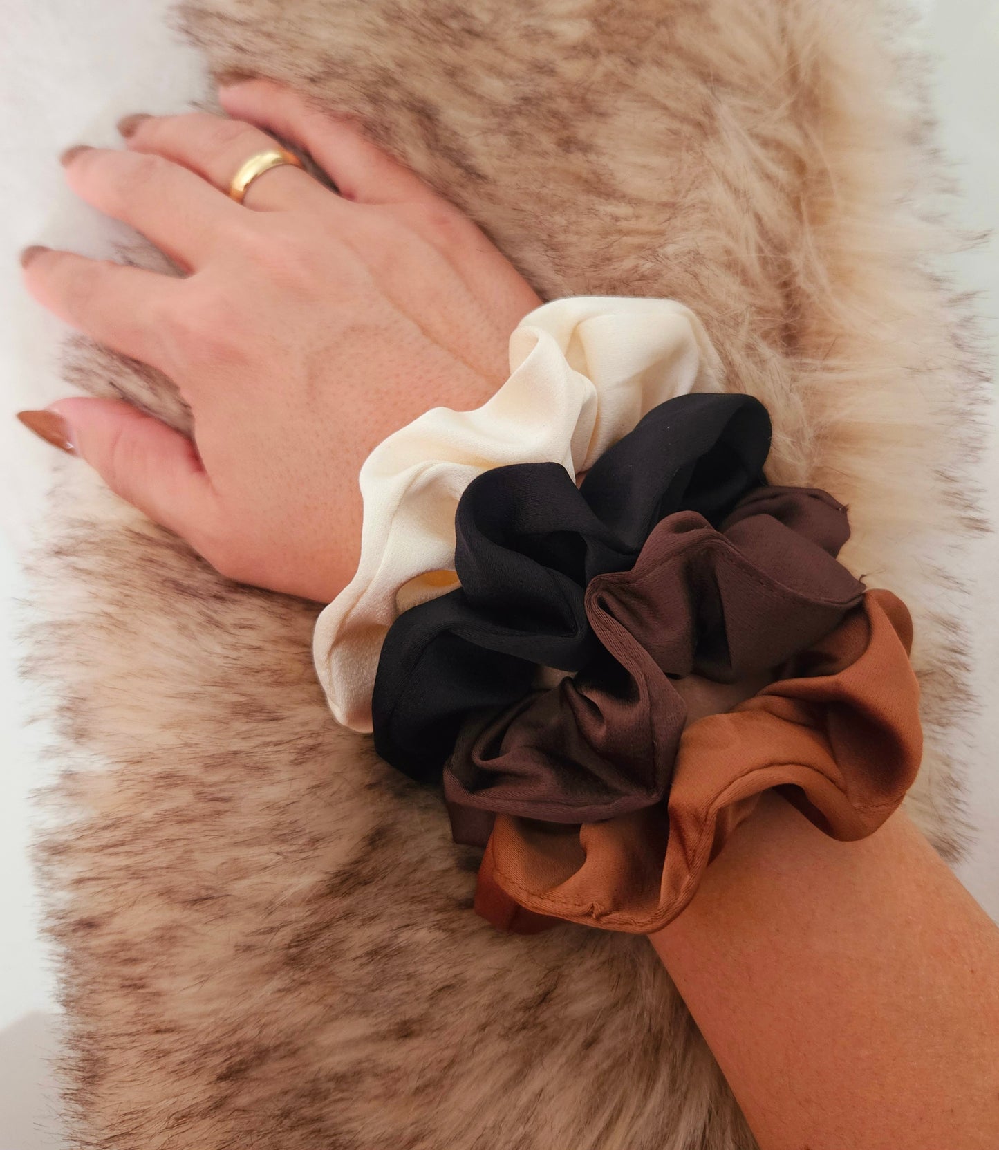 Vero Scrunchies