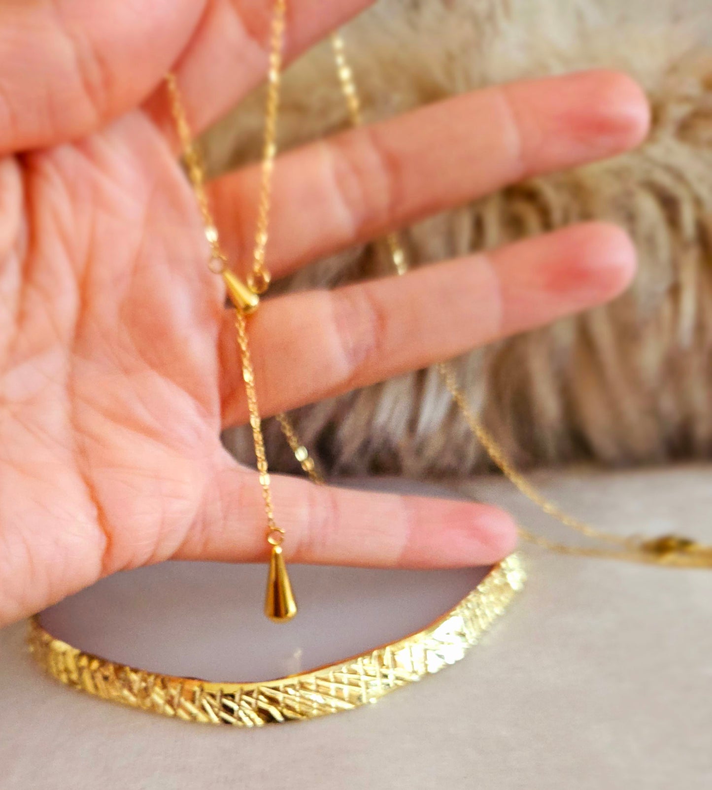 Drop Necklace - 18k Gold Plated.