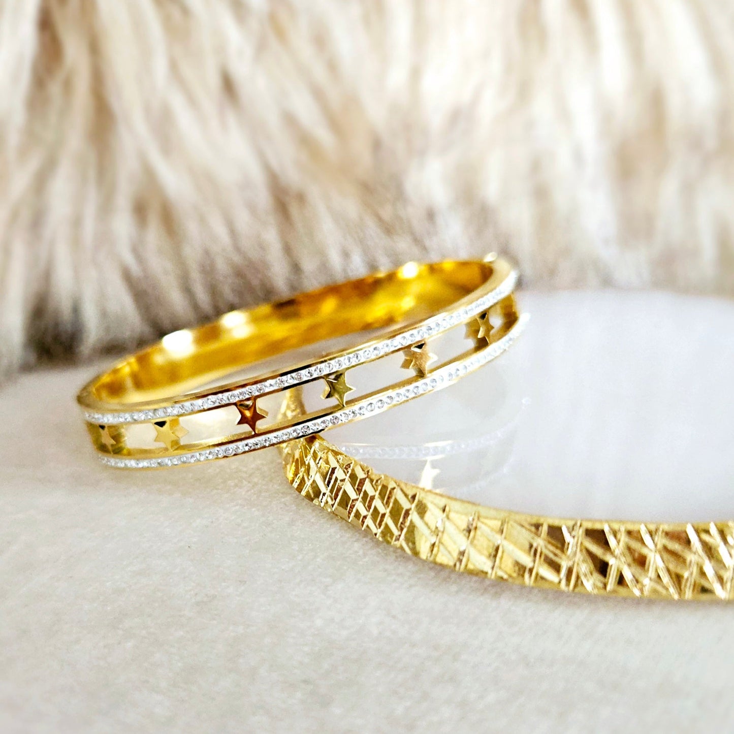 Arya Star - Luxuriuos Bangle - 18k Gold Plated.