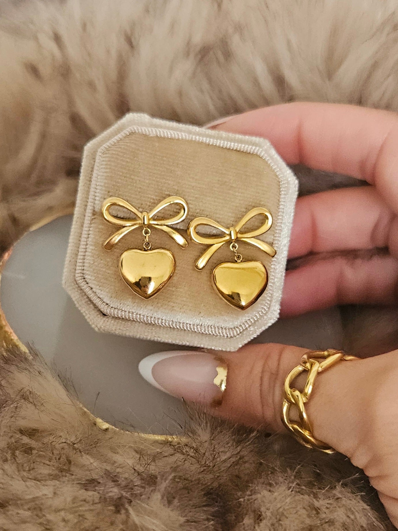 Bow heart earrings - 18k Gold Plated - Stainless Steel - Titanium Steel.