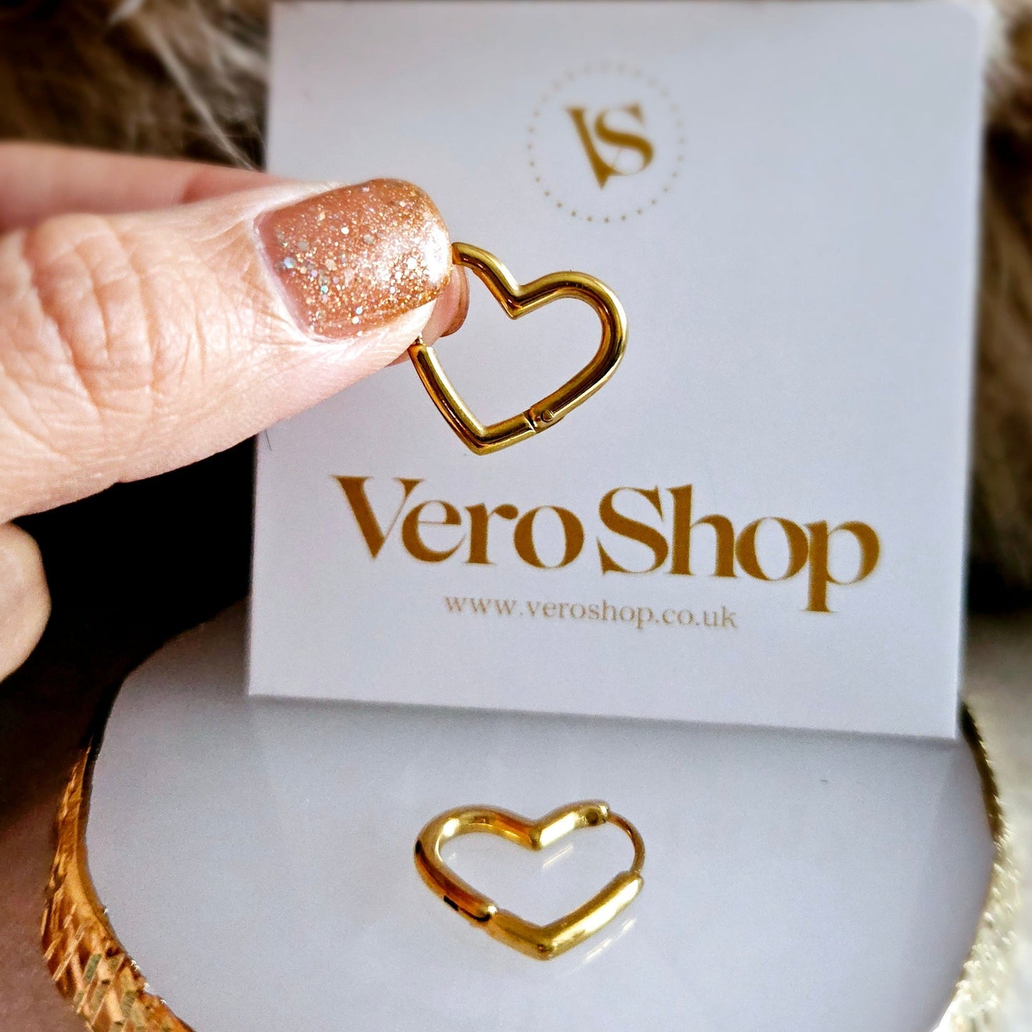 Chic hearts  > Hoops earrings.