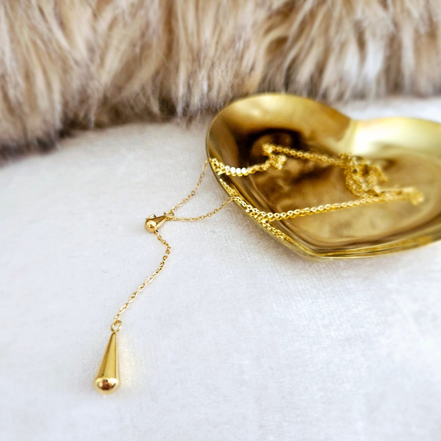 Drop Necklace - 18k Gold Plated.