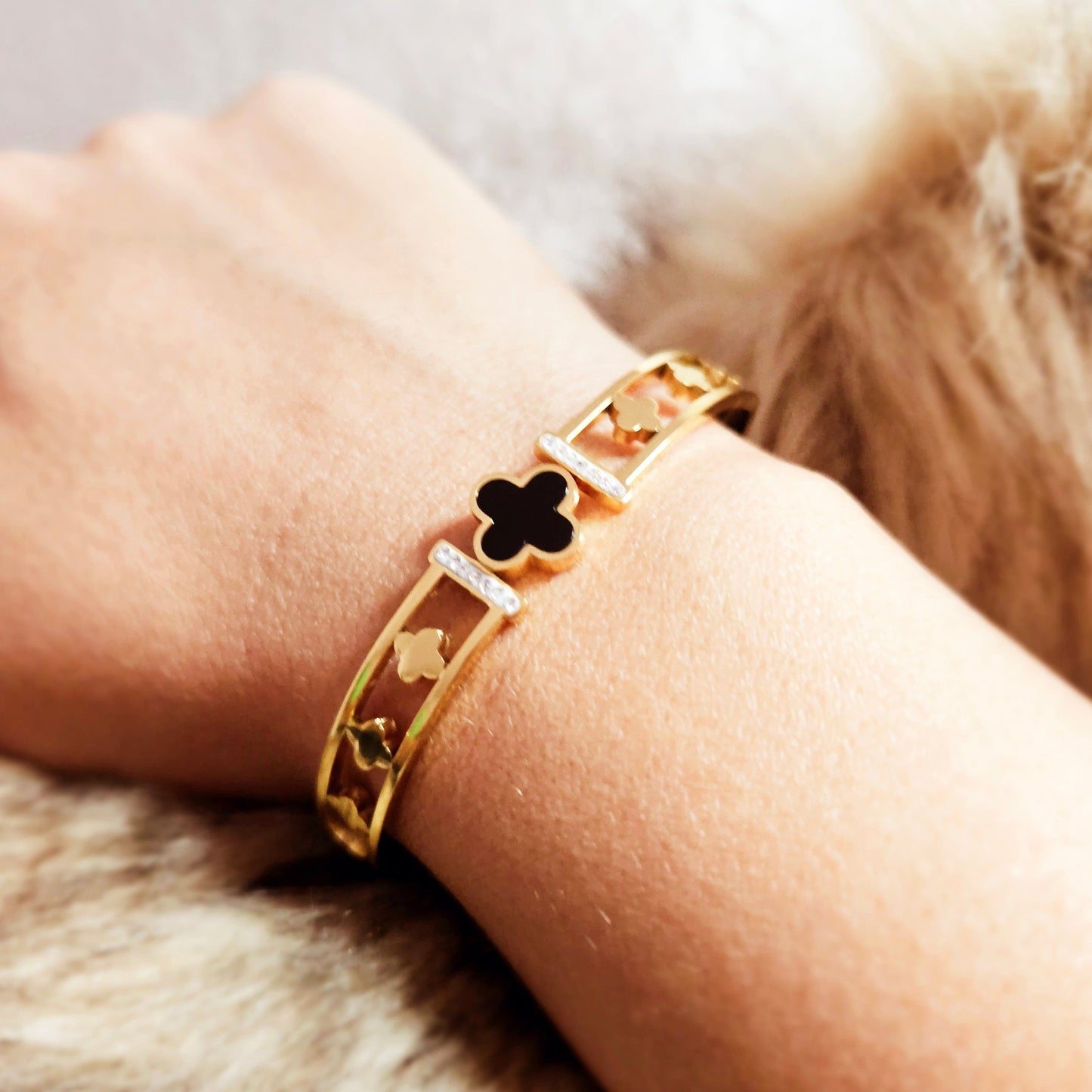 Emilia Bangle Bracelet - 18K Gold Plated.